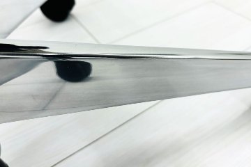 【ポリッシュ脚ピカピカ磨き有！】オカムラ シルフィーチェア 中古 2021年製 ハイバック 可動肘 OKAMURA Sylphy クッション 中古オフィス家具 ベージュの画像