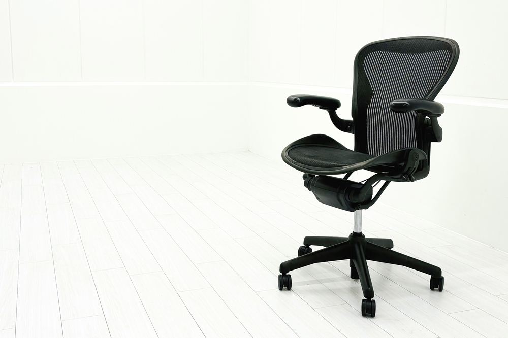 Herman Miller Aeron Chairs アーロンチェア 中古 Bサイズ フル装備 ハーマンミラー 中古オフィス家具 肘ダイヤル シリンダー交換済みの画像