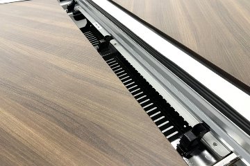 オカムラ プリシード ブーメランデスク 中古 【三台一式タイプ】 幅1200 中古オフィス家具 プライズウッドダークの画像