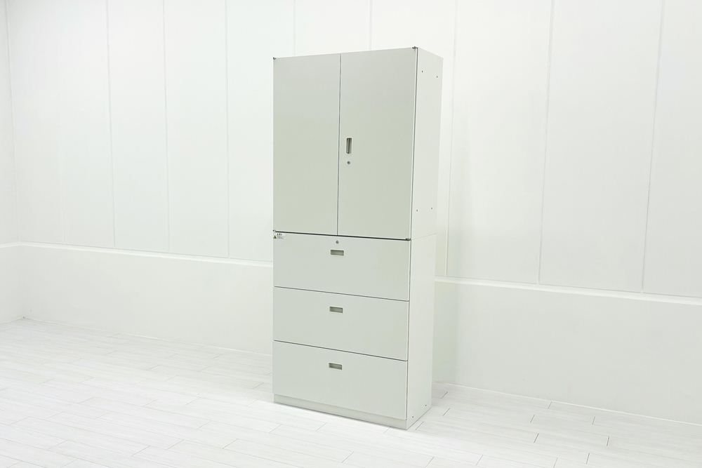 イトーキ シンラインキャビネット 中古 上下セット 3段ラテラル+両開き書庫 キャビネット ホワイト シリンダー錠 900/450/2135の画像
