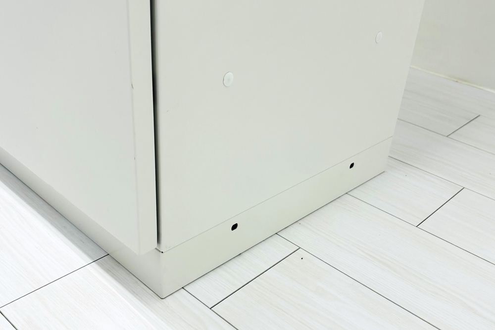 イトーキ シンラインキャビネット 中古 上下セット 3段ラテラル+両開き書庫 キャビネット ホワイト シリンダー錠 900/450/2135の画像