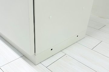 イトーキ シンラインキャビネット 中古 上下セット 3段ラテラル+両開き書庫 キャビネット ホワイト シリンダー錠 900/450/2135の画像