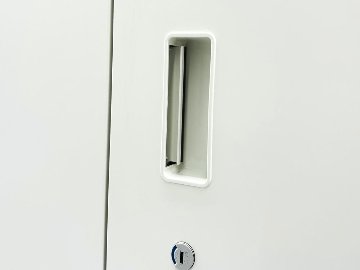 イトーキ シンラインキャビネット 中古 上下セット 3段ラテラル+両開き書庫 キャビネット ホワイト シリンダー錠 900/450/2135の画像