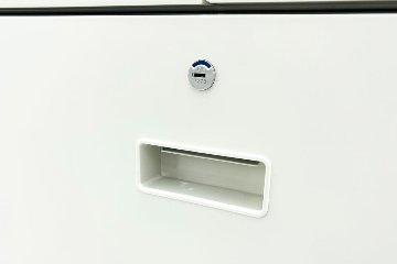 イトーキ シンラインキャビネット 中古 上下セット 3段ラテラル+両開き書庫 キャビネット ホワイト シリンダー錠 900/450/2135の画像