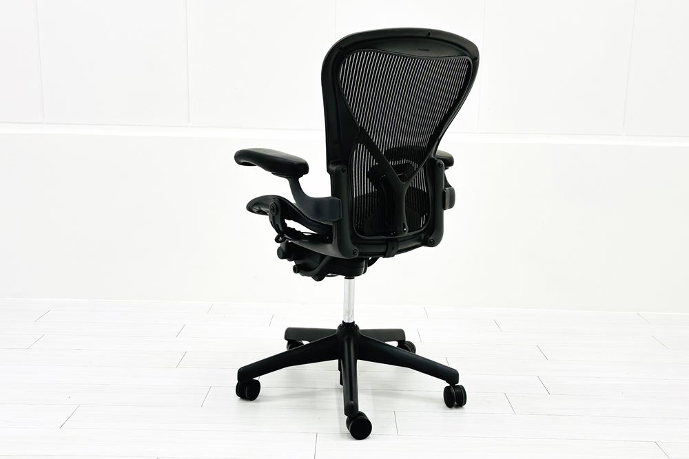 Herman Miller Aeron Chairs アーロンチェア 中古 Bサイズ ライト ハーマンミラー 中古オフィス家具 固定肘 ポスチャーフィットの画像