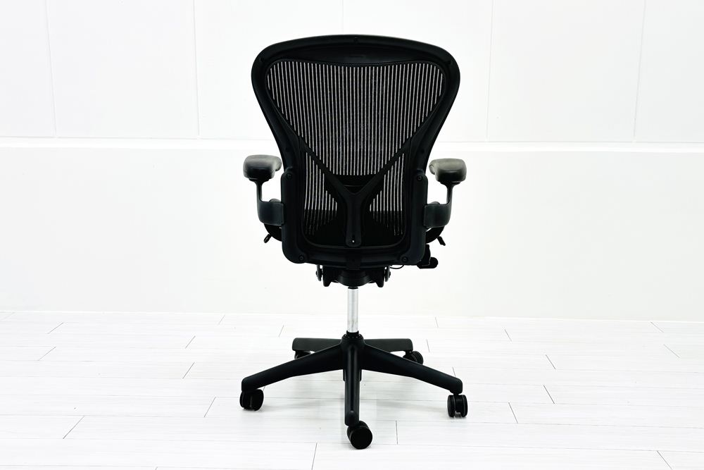 Herman Miller Aeron Chairs アーロンチェア 中古 Bサイズ ライト ハーマンミラー 中古オフィス家具 固定肘 ポスチャーフィットの画像