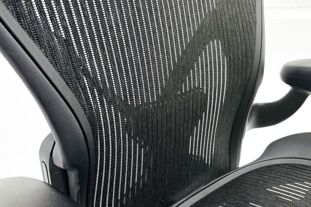 Herman Miller Aeron Chairs アーロンチェア 中古 Bサイズ ライト ハーマンミラー 中古オフィス家具 固定肘 ポスチャーフィットの画像