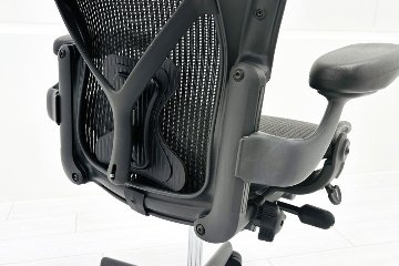 Herman Miller Aeron Chairs アーロンチェア 中古 Bサイズ ライト ハーマンミラー 中古オフィス家具 固定肘 ポスチャーフィットの画像