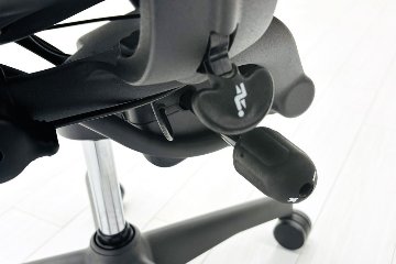 Herman Miller Aeron Chairs アーロンチェア 中古 Bサイズ ライト ハーマンミラー 中古オフィス家具 固定肘 ポスチャーフィットの画像