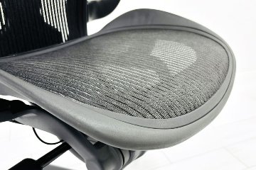 Herman Miller Aeron Chairs アーロンチェア 中古 Bサイズ ライト ハーマンミラー 中古オフィス家具 固定肘 ポスチャーフィットの画像