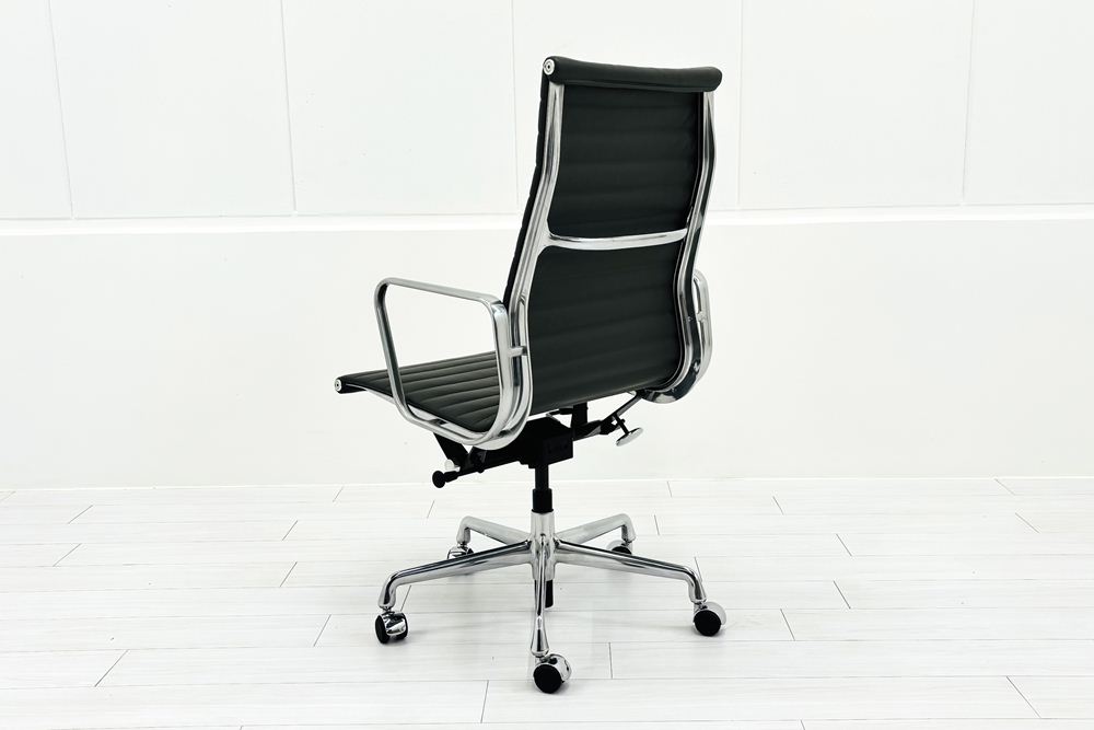 【ポリッシュ脚ピカピカ磨き有！】 イームズ アルミナムグループチェア 2018年製 中古 エグゼクティブチェア チャールズ&レイ・イームズ ハーマンミラー Herman Miller 4226の画像