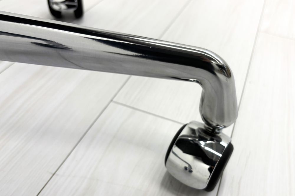 【ポリッシュ脚ピカピカ磨き有！】 イームズ アルミナムグループチェア 2018年製 中古 エグゼクティブチェア チャールズ&レイ・イームズ ハーマンミラー Herman Miller 4226の画像