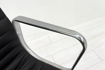 【ポリッシュ脚ピカピカ磨き有！】 イームズ アルミナムグループチェア 2018年製 中古 エグゼクティブチェア チャールズ&レイ・イームズ ハーマンミラー Herman Miller 4226の画像