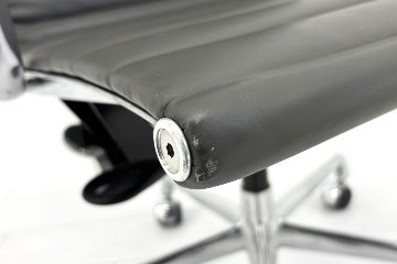 【ポリッシュ脚ピカピカ磨き有！】 イームズ アルミナムグループチェア 2018年製 中古 エグゼクティブチェア チャールズ&レイ・イームズ ハーマンミラー Herman Miller 4226の画像