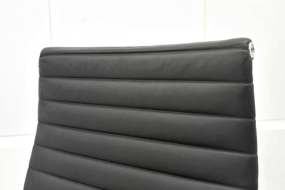 【ポリッシュ脚ピカピカ磨き有！】 イームズ アルミナムグループチェア 2018年製 中古 エグゼクティブチェア チャールズ&レイ・イームズ ハーマンミラー Herman Miller 4227の画像