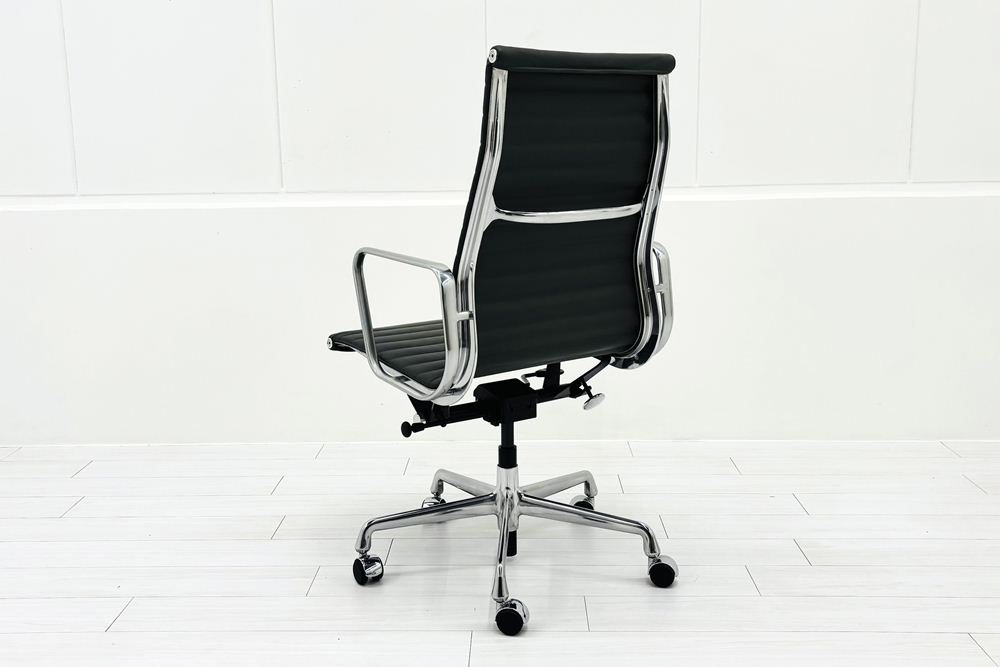 【ポリッシュ脚ピカピカ磨き有！】 イームズ アルミナムグループチェア 2018年製 中古 エグゼクティブチェア チャールズ&レイ・イームズ ハーマンミラー Herman Miller 4227の画像