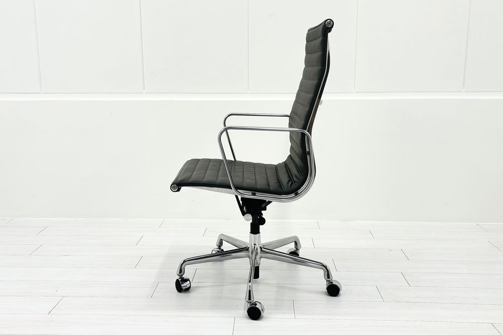 【ポリッシュ脚ピカピカ磨き有！】 イームズ アルミナムグループチェア 2018年製 中古 エグゼクティブチェア チャールズ&レイ・イームズ ハーマンミラー Herman Miller 4227の画像