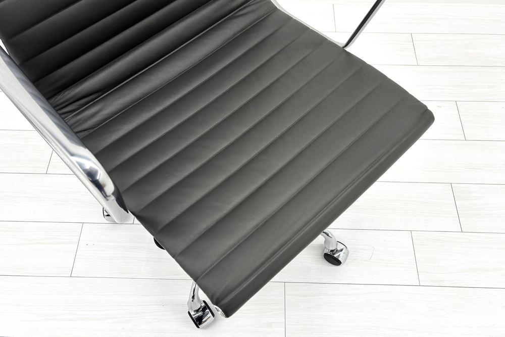 【ポリッシュ脚ピカピカ磨き有！】 イームズ アルミナムグループチェア 2018年製 中古 エグゼクティブチェア チャールズ&レイ・イームズ ハーマンミラー Herman Miller 4227の画像