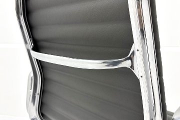 【ポリッシュ脚ピカピカ磨き有！】 イームズ アルミナムグループチェア 2018年製 中古 エグゼクティブチェア チャールズ&レイ・イームズ ハーマンミラー Herman Miller 4227の画像