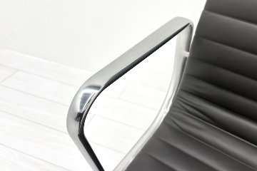 【ポリッシュ脚ピカピカ磨き有！】 イームズ アルミナムグループチェア 2018年製 中古 エグゼクティブチェア チャールズ&レイ・イームズ ハーマンミラー Herman Miller 4227の画像