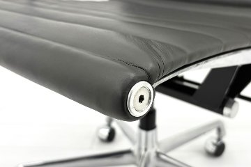 【ポリッシュ脚ピカピカ磨き有！】 イームズ アルミナムグループチェア 2018年製 中古 エグゼクティブチェア チャールズ&レイ・イームズ ハーマンミラー Herman Miller 4227の画像