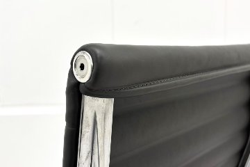 【ポリッシュ脚ピカピカ磨き有！】 イームズ アルミナムグループチェア 2018年製 中古 エグゼクティブチェア チャールズ&レイ・イームズ ハーマンミラー Herman Miller 4228の画像