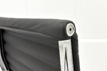 【ポリッシュ脚ピカピカ磨き有！】 イームズ アルミナムグループチェア 2018年製 中古 エグゼクティブチェア チャールズ&レイ・イームズ ハーマンミラー Herman Miller 4228の画像