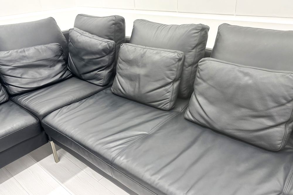 BoConcept ISTRA ボーコンセプト イストラ カウチソファ コーナーソファ 黒本革 レザー 中古オフィス家具の画像