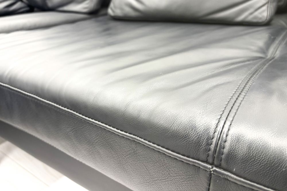 BoConcept ISTRA ボーコンセプト イストラ カウチソファ コーナーソファ 黒本革 レザー 中古オフィス家具の画像