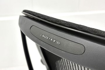 【ポリッシュ脚ピカピカ磨き有！】オカムラ シルフィーチェア 中古 2017年製 ハイバックメッシュ 可動肘 OKAMURA  Sylphy 中古オフィス家具 ブラックの画像