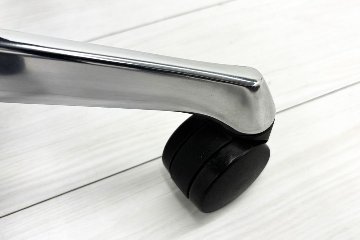 【ポリッシュ脚ピカピカ磨き有！】オカムラ シルフィーチェア 中古 2017年製 ハイバックメッシュ 可動肘 OKAMURA  Sylphy 中古オフィス家具 ブラックの画像