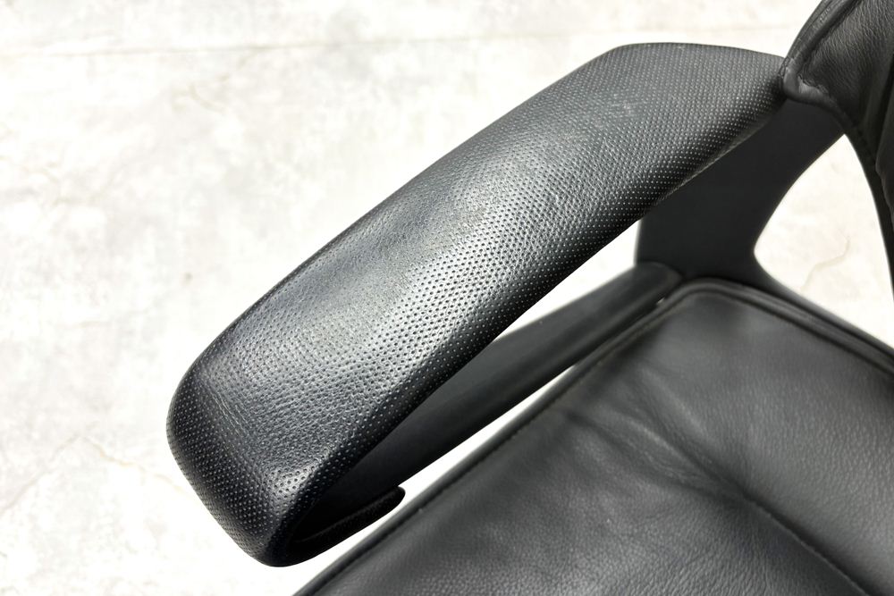 Wilkhahn Modus ウィルクハーン モダスチェア 中古 エグゼクティブチェア マネジメントチェア ブラック 中古オフィス家具 本革張り レザーの画像