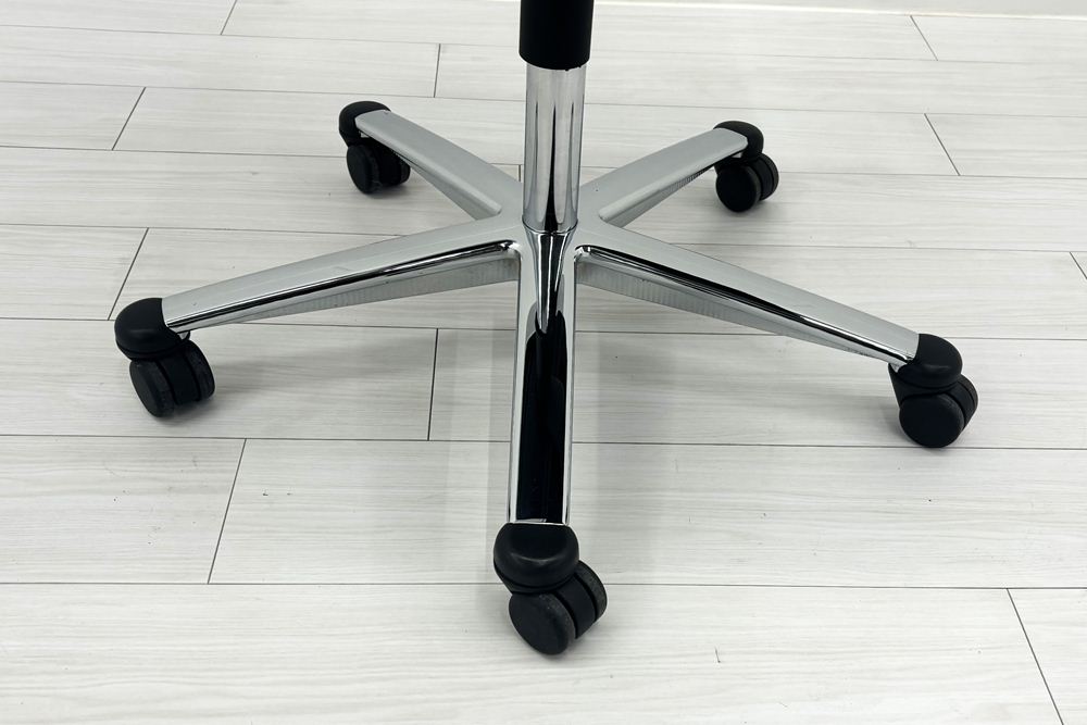  Wilkhahn Modus ウィルクハーン モダスチェア 中古 エグゼクティブチェア マネジメントチェア ブラック 中古オフィス家具 本革張り レザーの画像