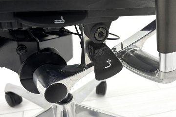 【ポリッシュ脚ピカピカ磨き有！】オカムラ バロンチェア 中古 OKAMURA Baron 中古オフィス家具 可動肘 ハイバック 座メッシュ ダークブルーの画像