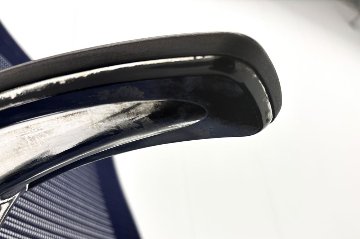 【ポリッシュ脚ピカピカ磨き有！】オカムラ バロンチェア 中古 OKAMURA Baron 中古オフィス家具 可動肘 ハイバック 座メッシュ ダークブルーの画像