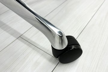 【ポリッシュ脚ピカピカ磨き有！】オカムラ バロンチェア 中古 OKAMURA Baron 中古オフィス家具 可動肘 ハイバック 座メッシュ ダークブルーの画像