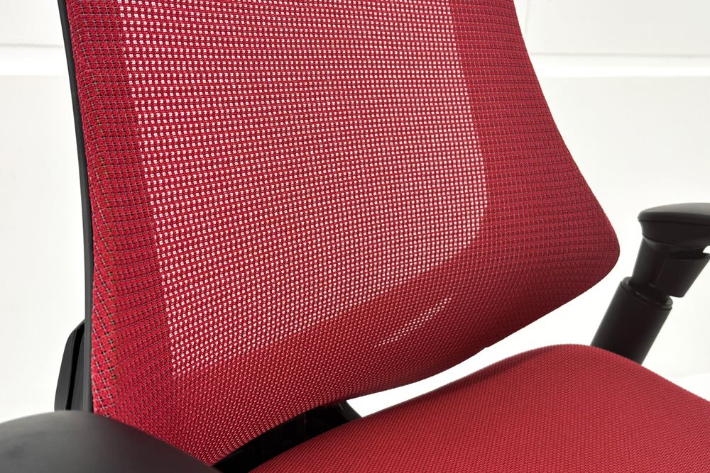 イトーキ エフチェア 中古 2017年製 クッション 可動肘 事務椅子 ITOKI 中古オフィス家具 レッドの画像