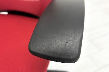 イトーキ エフチェア 中古 2017年製 クッション 可動肘 事務椅子 ITOKI 中古オフィス家具 レッドの画像