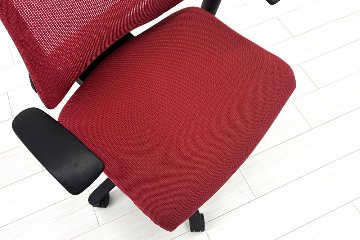 イトーキ エフチェア 中古 2017年製 クッション 可動肘 事務椅子 ITOKI 中古オフィス家具 レッドの画像