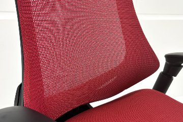 イトーキ エフチェア 中古 2017年製 クッション 可動肘 事務椅子 ITOKI 中古オフィス家具 レッドの画像