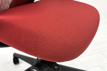 オカムラ シルフィーチェア 中古 2021年製 ローバック 固定肘 OKAMURA Sylphy 中古オフィスチェア 中古オフィス家具 レッドの画像