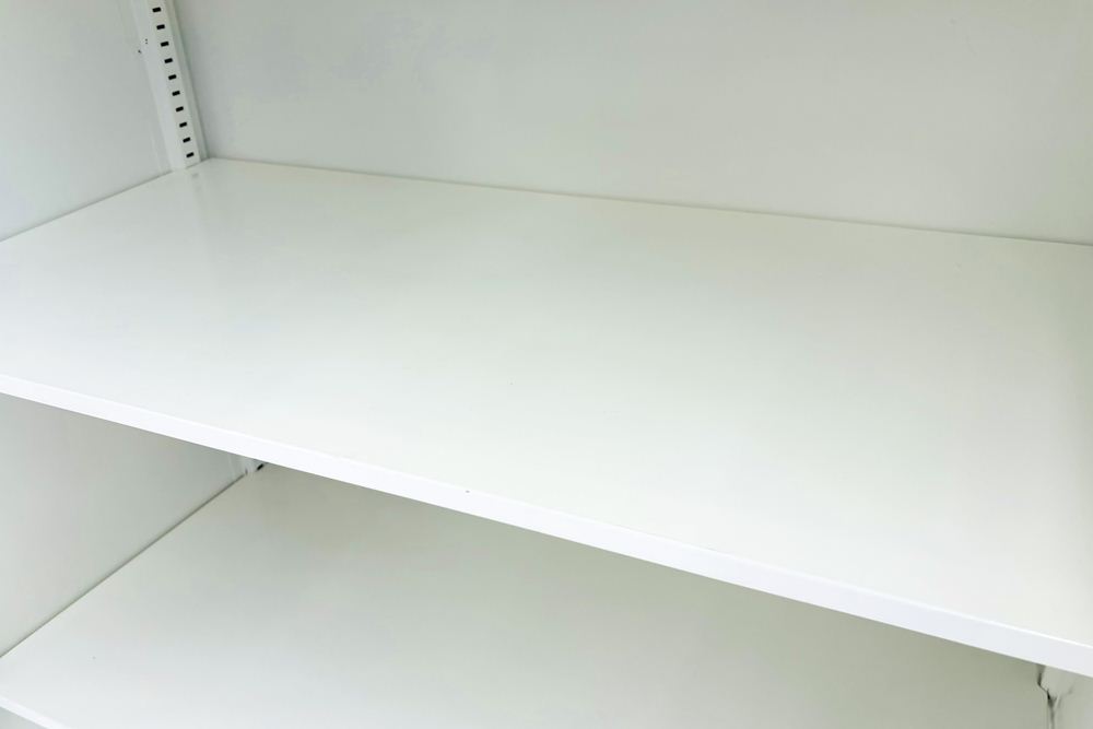 スチール書庫 ホワイト 両開き書庫 スチール 中古 オカムラ レクトライン キャビネット 中古書庫  中古オフィス家具 900/500/1250の画像