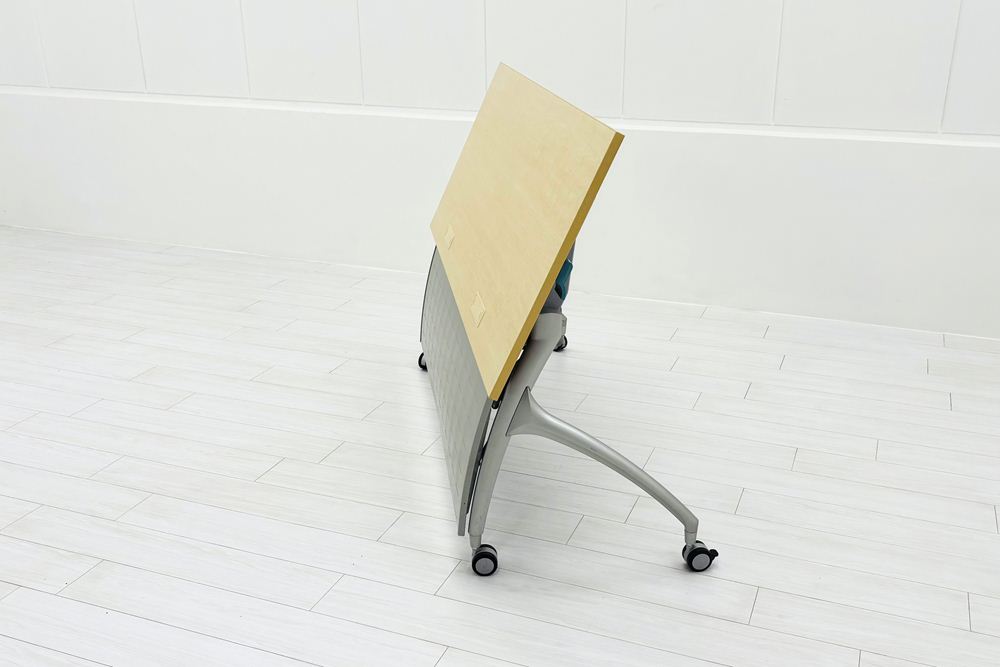 イトーキ ミーティングテーブル 中古  会議机 折りたたみ テーブル 中古オフィス家具 フォールディングテーブル 1500/600/700の画像
