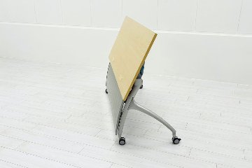 イトーキ ミーティングテーブル 中古  会議机 折りたたみ テーブル 中古オフィス家具 フォールディングテーブル 1500/600/700の画像