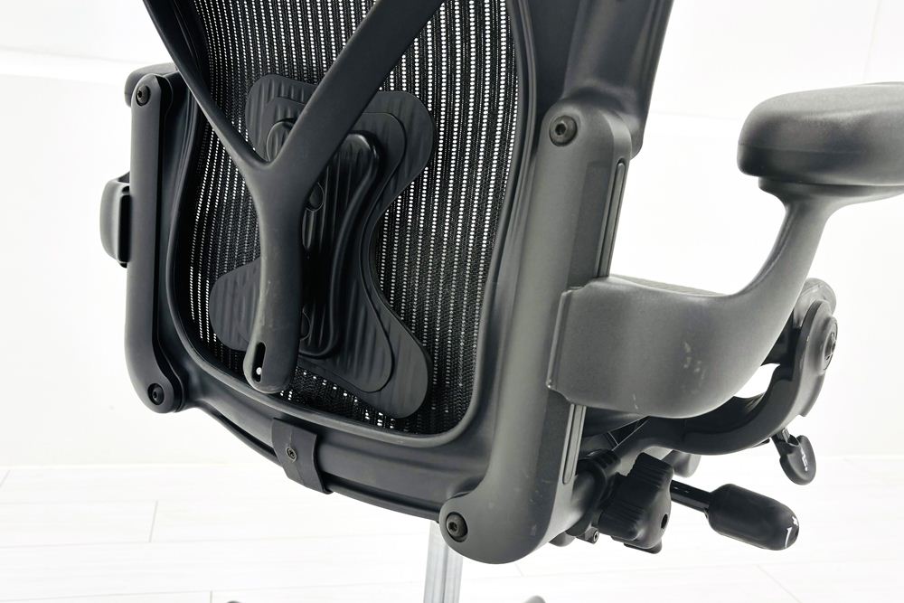 ハーマンミラー アーロンチェア 中古 Bサイズ Herman Miller Aeron Chairs 中古オフィス家具 前傾チルト 固定肘 ポスチャーフィットの画像
