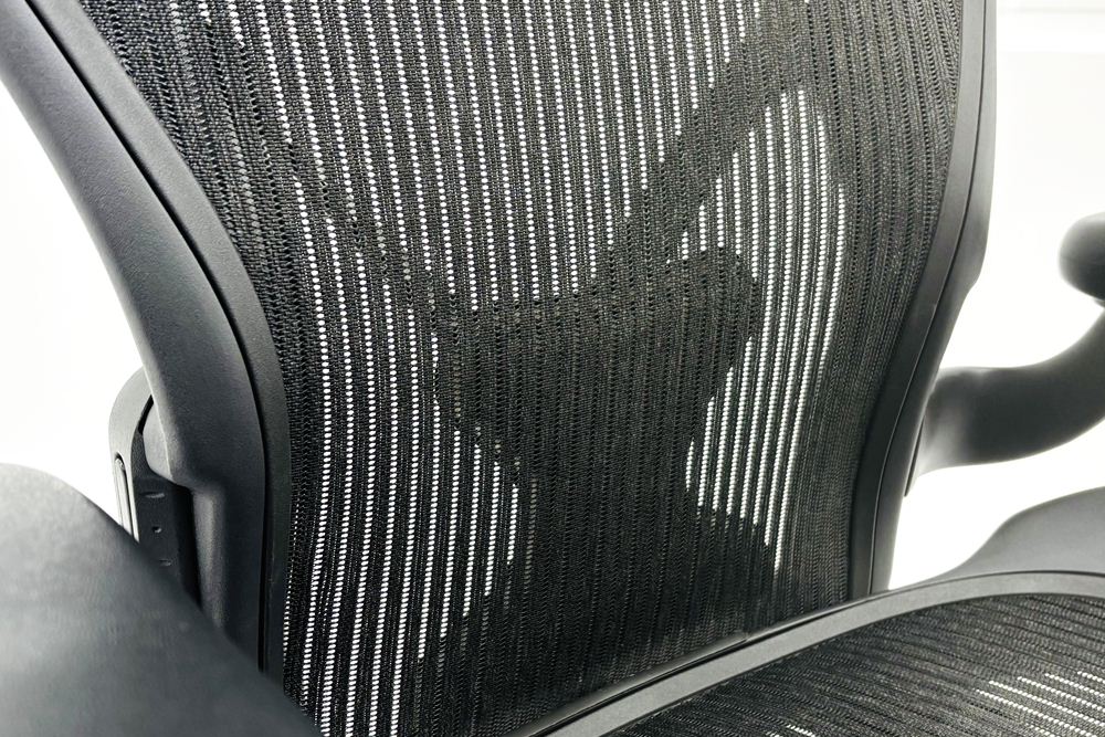 ハーマンミラー アーロンチェア 中古 Bサイズ Herman Miller Aeron Chairs 中古オフィス家具 前傾チルト 固定肘 ポスチャーフィットの画像