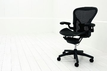 ハーマンミラー アーロンチェア 中古 Bサイズ Herman Miller Aeron Chairs 中古オフィス家具 前傾チルト 固定肘 ポスチャーフィットの画像