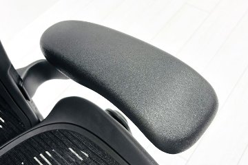 ハーマンミラー アーロンチェア 中古 Bサイズ Herman Miller Aeron Chairs 中古オフィス家具 前傾チルト 固定肘 ポスチャーフィットの画像