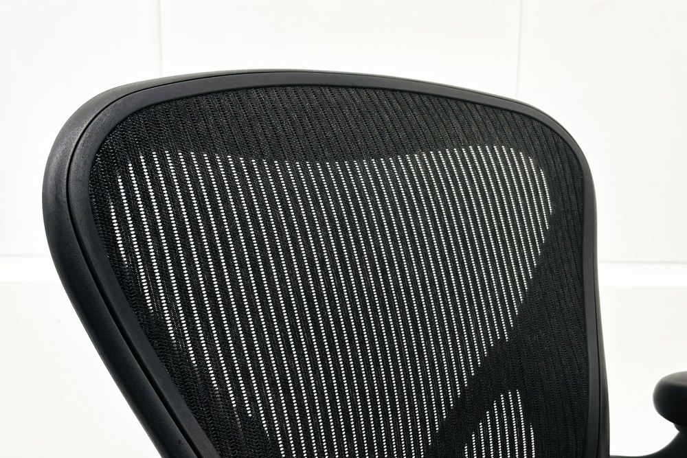 【消耗パーツ交換】 ハーマンミラー アーロンチェア Bサイズ フル装備 中古 ポスチャーフィット Herman Miller Aeron Chair 中古オフィス家具 肘レバータイプの画像