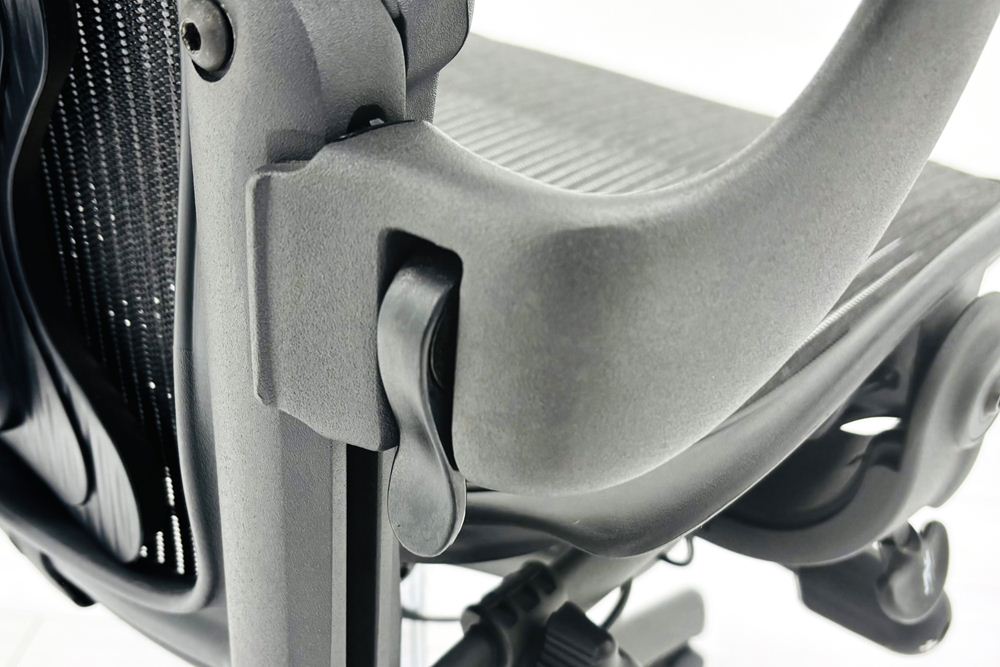 【消耗パーツ交換】 ハーマンミラー アーロンチェア Bサイズ フル装備 中古 ポスチャーフィット Herman Miller Aeron Chair 中古オフィス家具 肘レバータイプの画像
